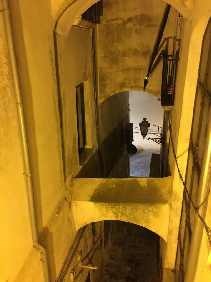 Dimora Dei Mercanti Salerno Exterior foto
